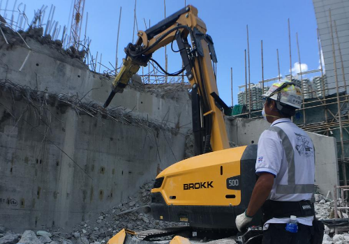 Remote Controlled Construction Equipment Offers Flexible Operation CONEXPO CON AGG
