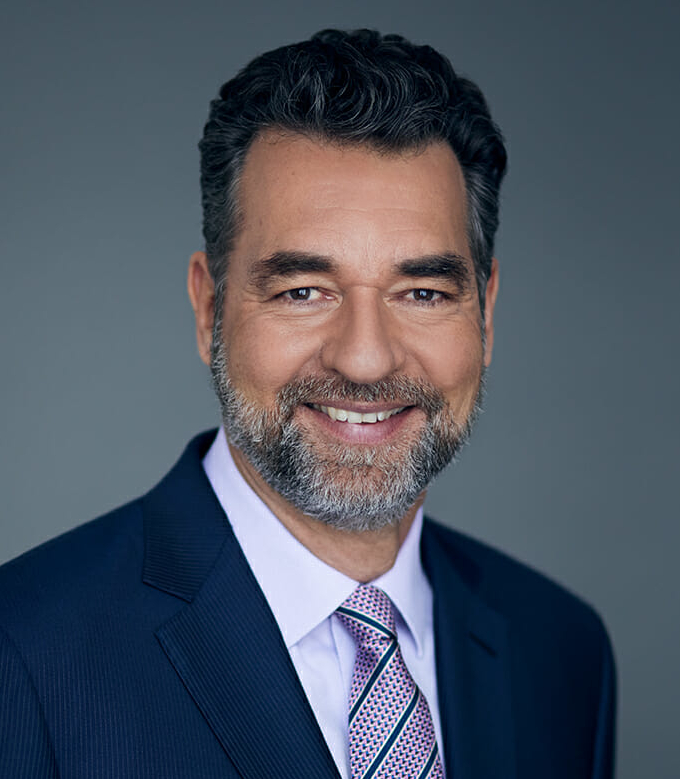 Headshot of Frank Beckers.